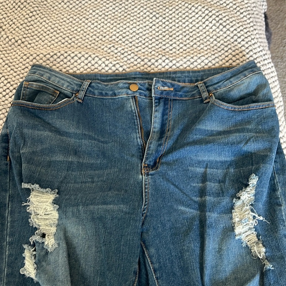 Medium wash denim skinny pants never worn